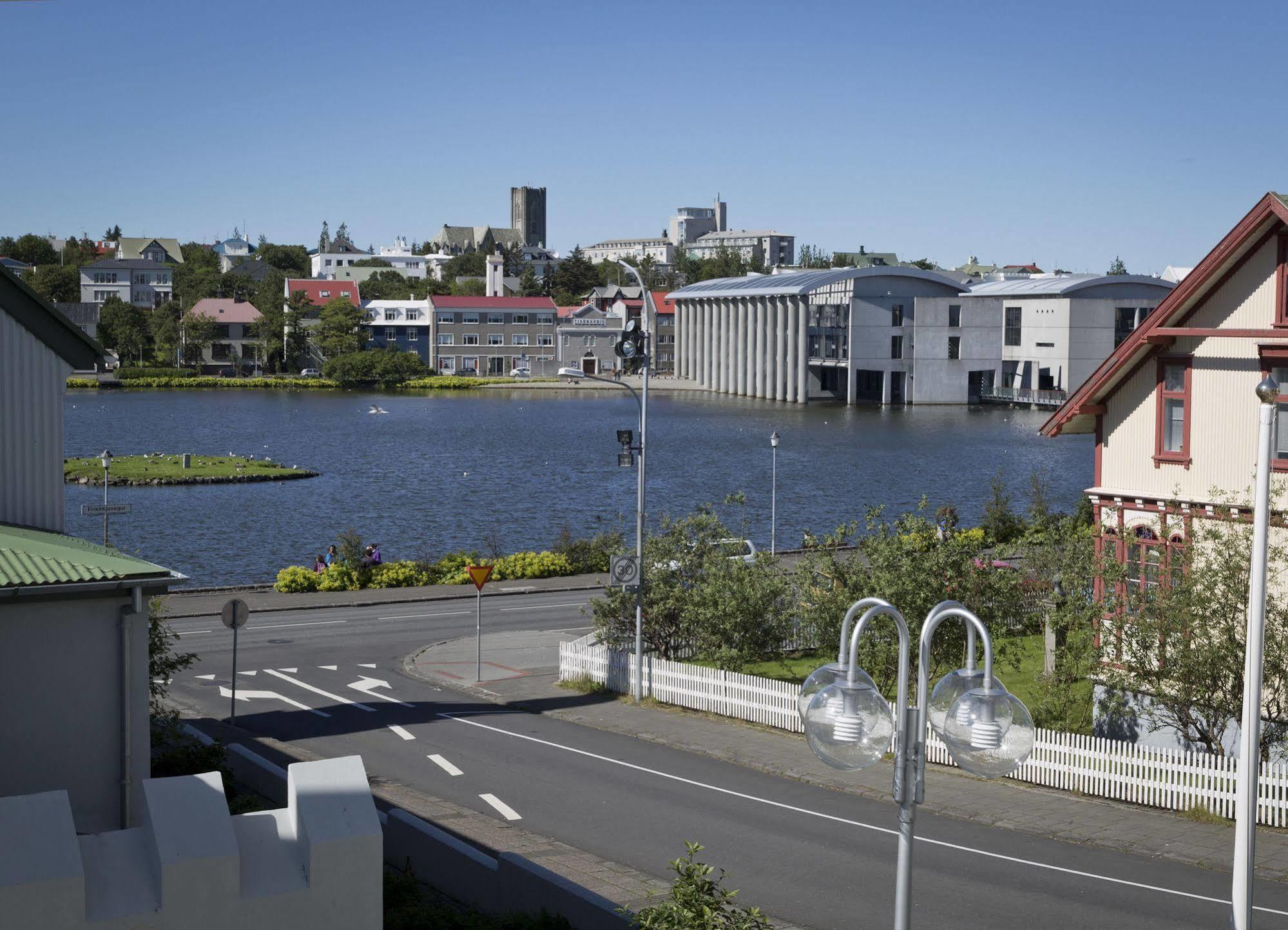 Castle House & Embassy Luxury Apartments Reykjavík Exteriör bild